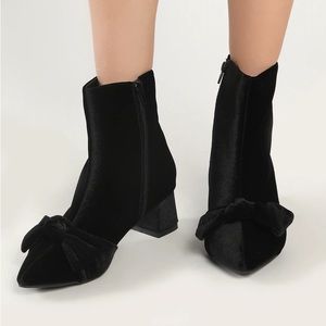 Lulu’s Femmie Black Velvet Pointed-Toe Bow Booties